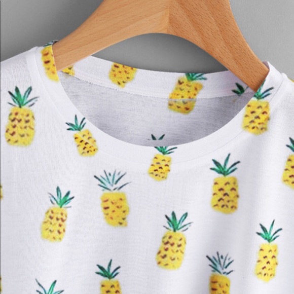 Pineapple  🍍 Print Crop top🍍 - Picture 2 of 3